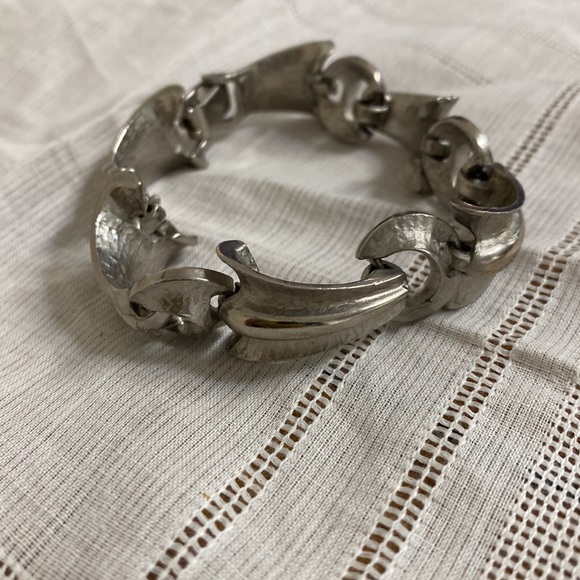 Vintage Silver Tone Link Bracelet - Picture 3 of 4